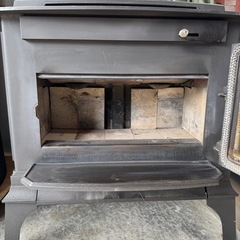 中古薪ストーブの画像