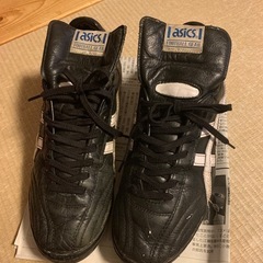 アシックスサッカーシューズの画像