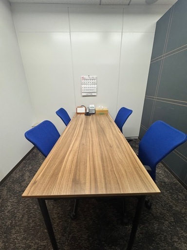 ミーティングテーブル