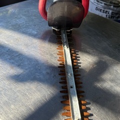 マキタ 生垣バリカン　350mm makita MUH353 100v バリカン　園芸　剪定　本体のみの画像
