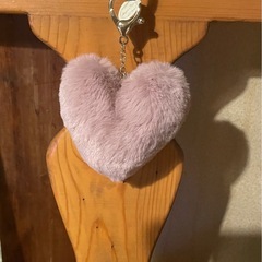 ハート型ファーキーホルダーの画像