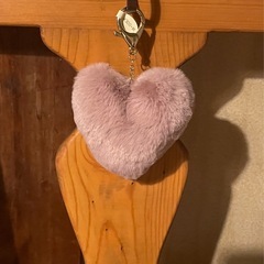 ハート型ファーキーホルダーの画像