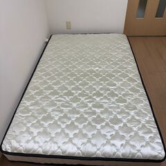 美品 アイリスプラザ 高密度ポケットコイルマットレス セミダブルの画像