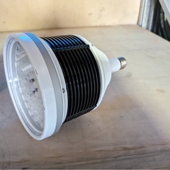 照明　100V 傘　電球セット　倉庫などで使用　 の画像