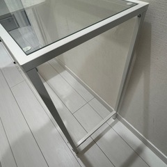 IKEA　VITTSJO ヴィットショー ラップトップテーブル　ホワイトの画像