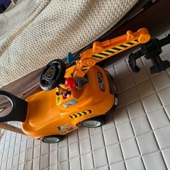 ミッキークレーン車　車　おもちゃの画像