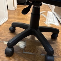 値下げしました‼️【オフィスチェア】クリーニング済み【管理番号11710】町の画像