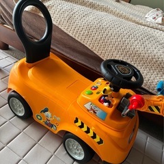 ミッキークレーン車　車　おもちゃの画像