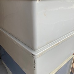 プラスチック衣装ケースの画像