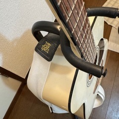 アコースティックギターの画像