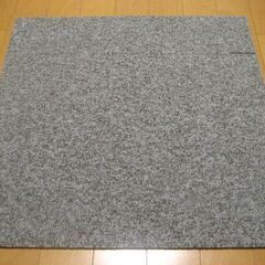 日本製タイルカーペット厚み6.5㎜・１枚１４０円・在庫２２枚＜５...