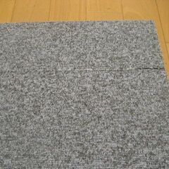 日本製タイルカーペット厚み6.5㎜・１枚１４０円・在庫２２枚＜５１７８＞訳あり品の画像