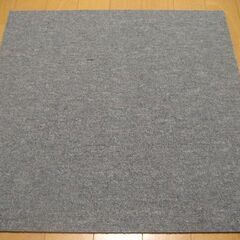 日本製タイルカーペット厚み6.5㎜・１枚１４０円・在庫１８枚＜５...