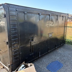 【大型スチール製ボックス／コンテナ】塗装済・電源付き・10万円の画像