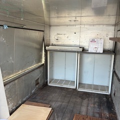 【大型スチール製ボックス／コンテナ】塗装済・電源付き・10万円の画像