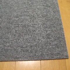 日本製タイルカーペット厚み6.5㎜・１枚１４０円・在庫６４枚＜５１６０＞訳あり品の画像