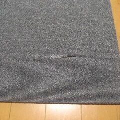 日本製タイルカーペット厚み6.5㎜・１枚１４０円・在庫４７枚＜５１６１＞訳あり品の画像