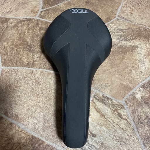 ロードバイクサドル