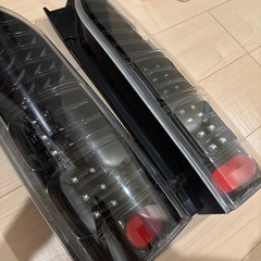 ハイエース テールランプ　の画像