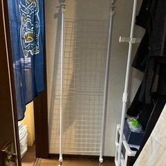 突っ張り　メッシュパネル　パーテーション　突っ張り棒　壁掛け収納の画像