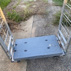 4輪台車　棚板2枚付き　の画像