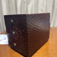鎌倉彫 3段化粧箱の画像