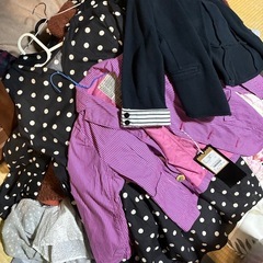 子供服、おもちゃなどいろいろの画像
