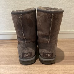 値下げ！UGG ムートンブーツ　23cmの画像