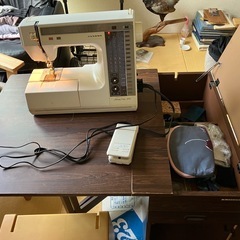ミシンと机？メモリークラフト6500の画像