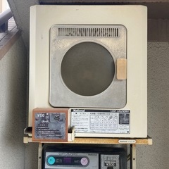 コイン式洗濯機・乾燥機（部品取り・ジャンク品）の画像
