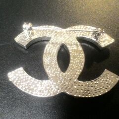 CHANEL シャネル ブローチの画像