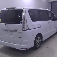 日産セレナの画像