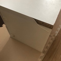 テレビボードの画像