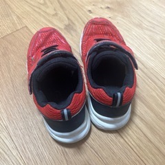 18.0  スニーカーの画像