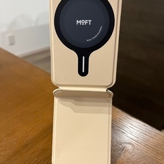 【美品】MOFT 8-in-1カード式収納 デザートゴールドの画像