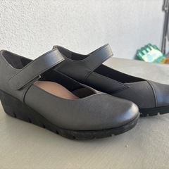 外反母趾の人でも履きやすいパンプス