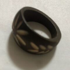 木製　指輪の画像