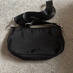 ショルダーバッグの画像