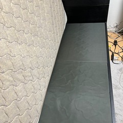 ベッドフレームの画像