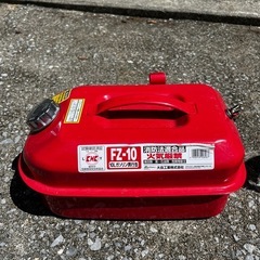 ガソリン携行缶　3つセットの画像