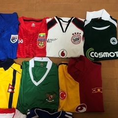 いろんな国のサッカーユニホームの画像