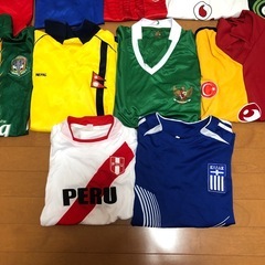 いろんな国のサッカーユニホームの画像