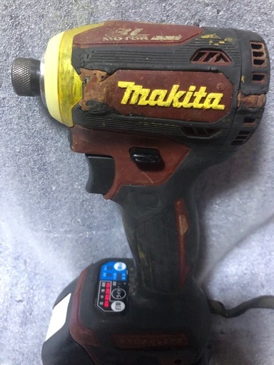 ⑨マキタ18vインパクトドライバTD171D中古品、オリジナルハウジング、本体の