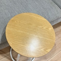 サイドテーブルの画像