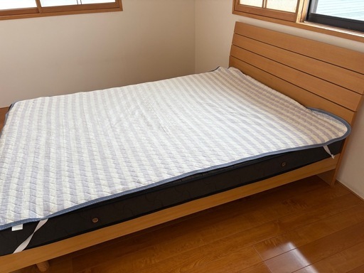 ダブルベッド