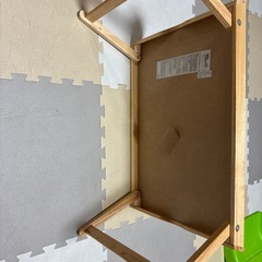 穴空いています　IKEA折り畳みテーブルの画像
