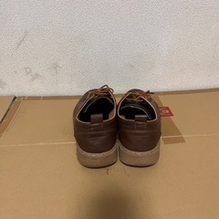 茶色レザーシューズの画像
