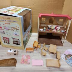 美品　シルバニアファミリー DH-06 はじめてのシルバニアファミリー　DVD付　赤い屋根のお家　おもちゃ ドールハウスの画像
