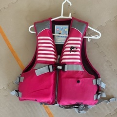 子ども用ライフジャケット5着まとめ売りの画像