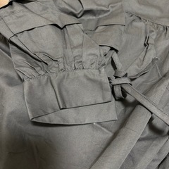 GRL フリル付きブラック長袖シャツの画像